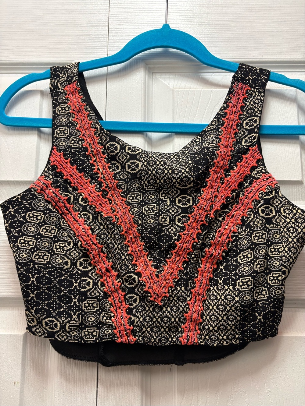 Source Unknown Black Crop Top with Coral Embroidery